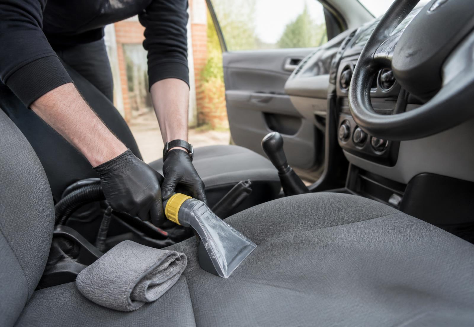 Nettoyage intérieur complet d'une voiture à Dijon par TO CLEAN